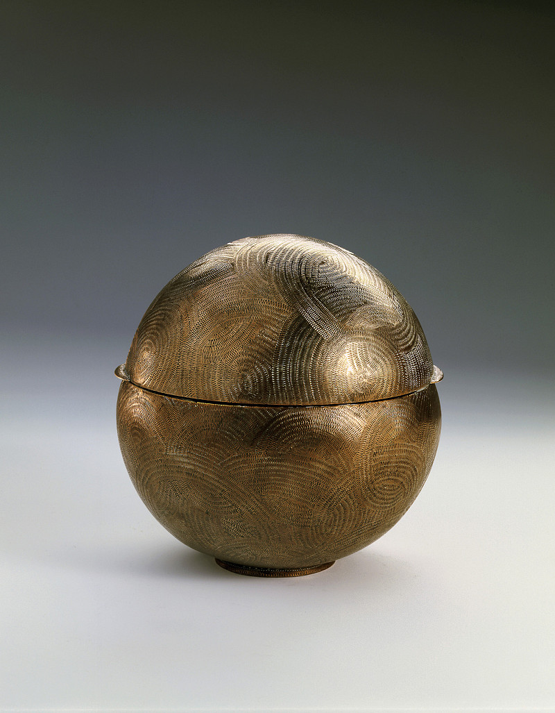 Naum Slutzky, Spherical tin, 1920 / Bauhaus-Archiv Berlin, Photo: Gunter Lepkowski