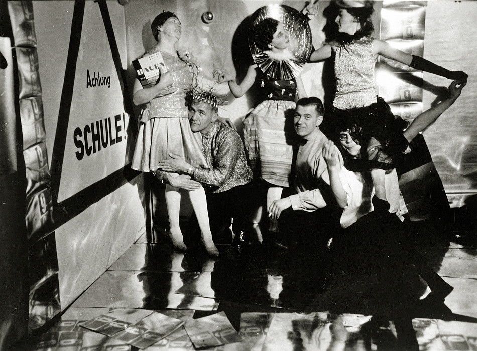 Revellers at the "Metallic Festival / Bells-Shelling-Klingelfest" at the Bauhaus Dessau  / © unknown, photo credit: Bauhaus-Archiv Berlin