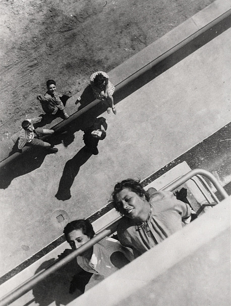 View from the balcony of the Bauhaus Dessau studio building, 1927 / © unknown, Bauhaus-Archiv Berlin