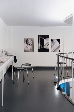 Otti Berger – Stoffe für die Architektur der Moderne. Eine Installation von Judith Raum im temporary bauhaus-archiv, Foto © Konrad Langer