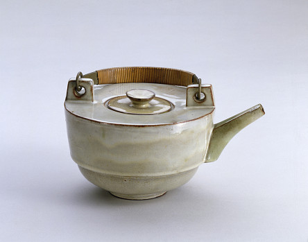 Theodor Bogler, Combination teapot with braided metal handle (L6), 1923 / Bauhaus-Archiv Berlin, Photo: Fred Kraus / © Vereinigung der Benediktiner zu Maria Laach e.V.