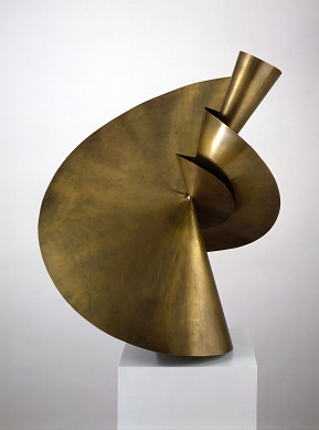 Takehiko Mizutani, Three-part sculpture  / (Materialstudie aus dem Vorkurs Albers) / 1927 / Bauhaus-Archiv Berlin, Foto: Fotostudio Bartsch