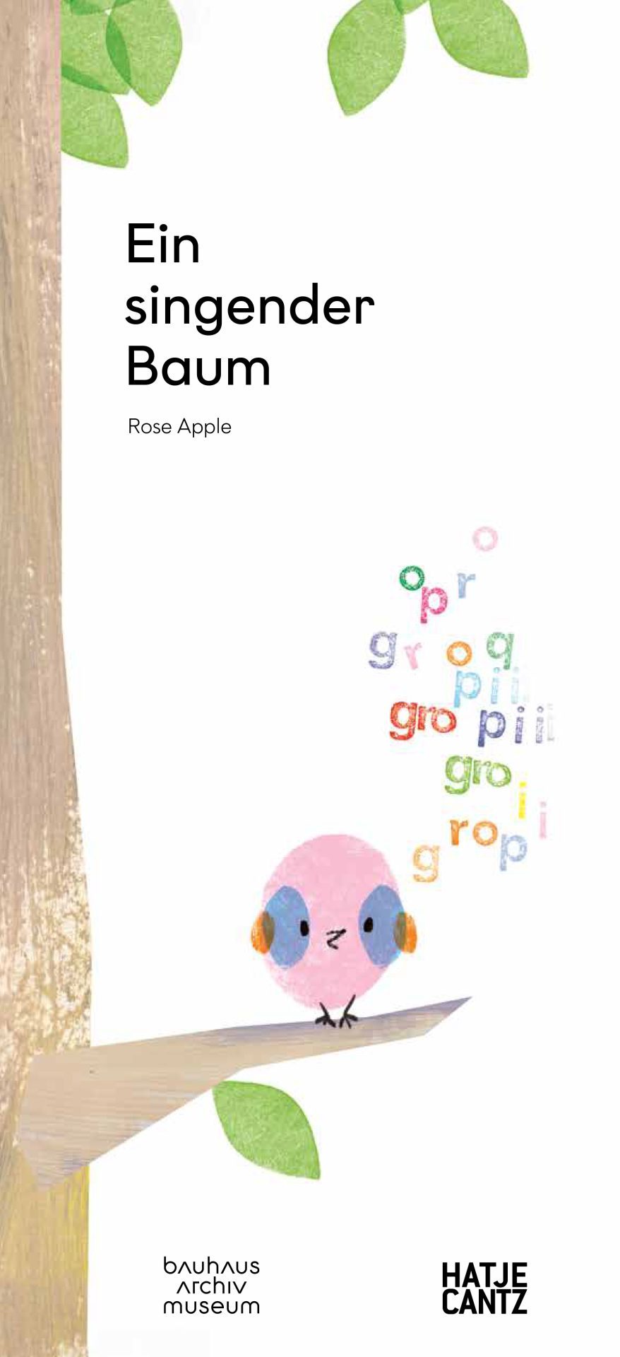 Buchcover mit dem Titel „Ein singender Baum“, rosa Vogel auf einem Ast und farbige Buchstaben im Hintergrund.